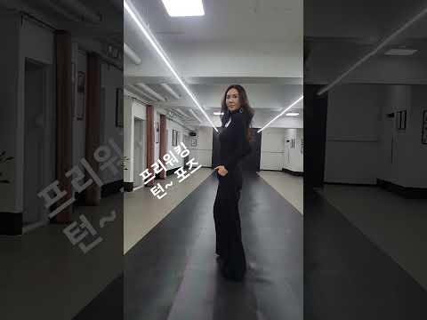 시니어모델 프리워킹 탑포즈 바른자세 50대 필라테스강사 건강미인 동안 펜다모델아카데미