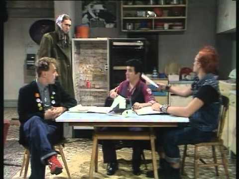 (1/2) The Young Ones - Flood (S01 E06)