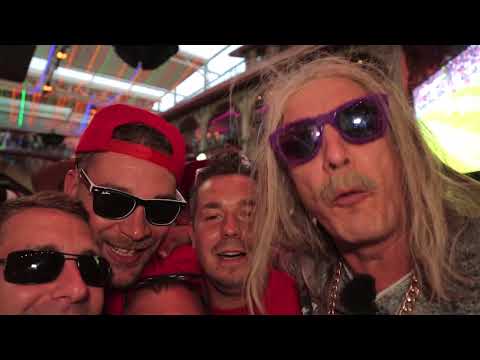 Profi-Fußballclubs am Ballermann | Matze Knop als DJ Hacke