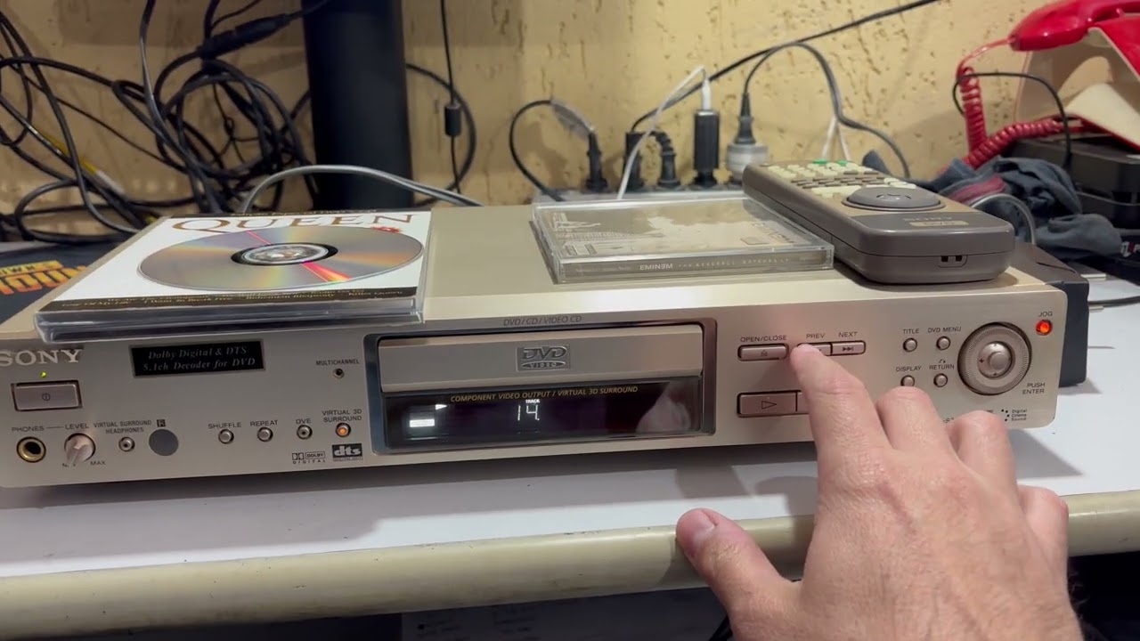 DVD PLAYER Sony DVP-S717D Made in Japan (Aluminium)gold. - YouTube