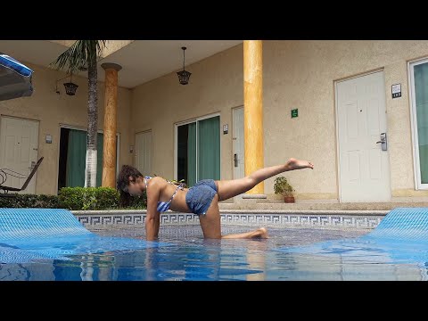 Yoga en la piscina