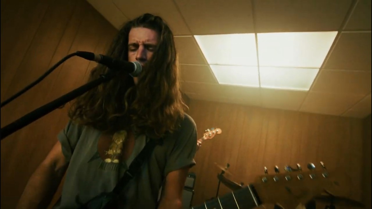 Guarda Distressor - Wishless (Official Music Video) su YouTube Guarda Distressor - Wishless (Official Music Video) su YouTube