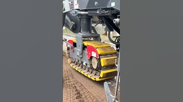 Blacked out milling machine 😍 🎥: @blackgoldpaving #wirtgen  #220fi