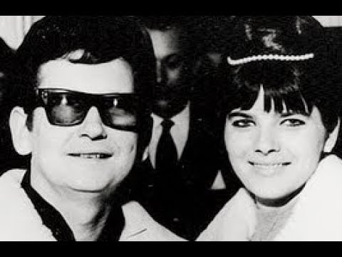 Video: Roy Orbison Nettowaarde: Wiki, Getroud, Familie, Trou, Salaris, Broers en susters
