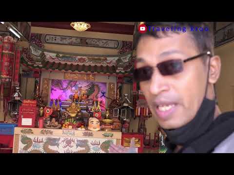 What's inside this Chinese temple