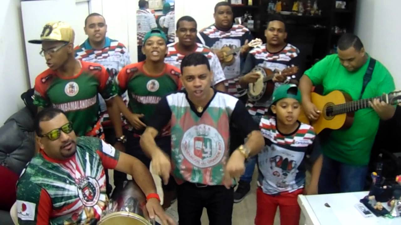 Emerson Dias canta o samba da Grande Rio para o Carnaval 2015