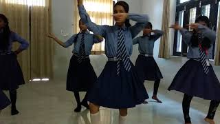 Long Laachi dance by school girls