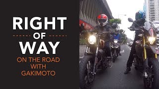 right of way on the road with gakimoto