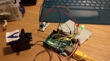 sound sensor to LEDs and servo - Arduino