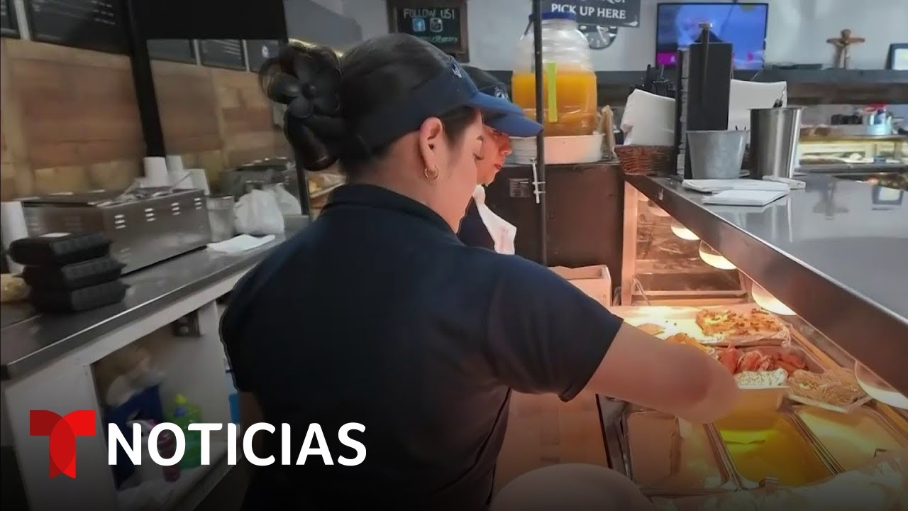 Comerciantes latinos sobreviven a aranceles, despidos y cierre del Gobierno | Noticias Telemundo