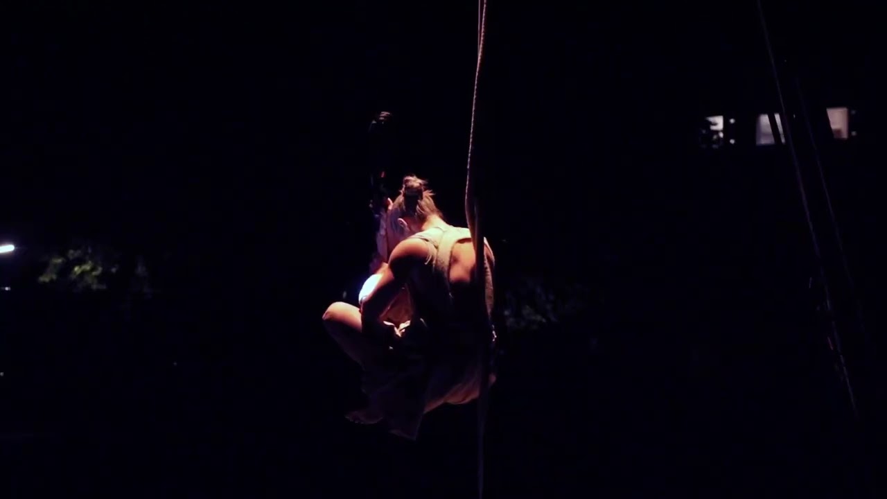 Perspective’s Gravity [contemporary circus, aerial rope, street performance]