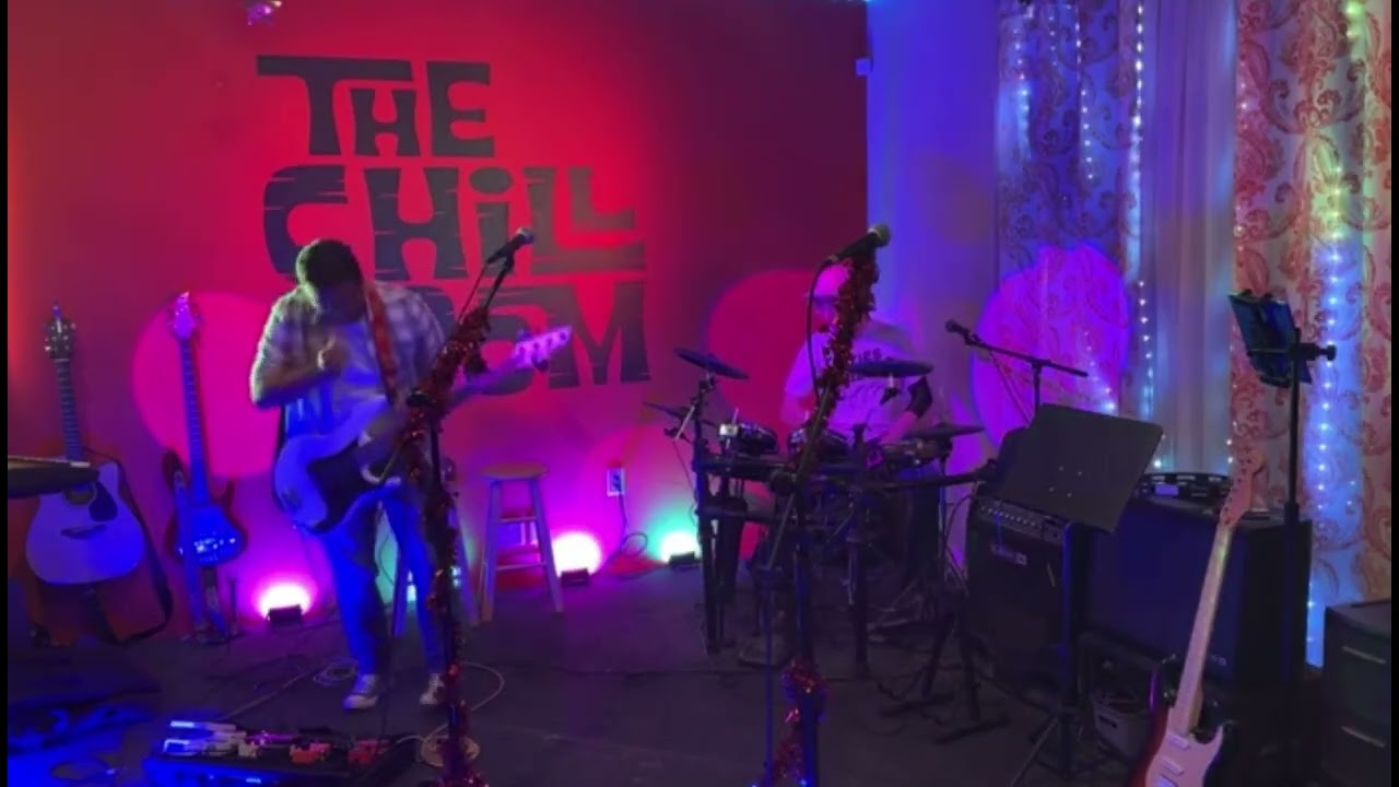 Outer Beings live at the Chill Room (IV) 