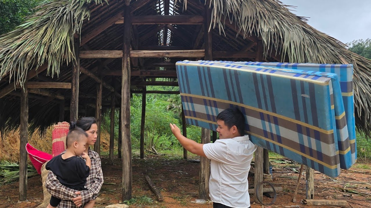 CEO Tung Helps Poor Homeless Mother and Child - 80% Completed House