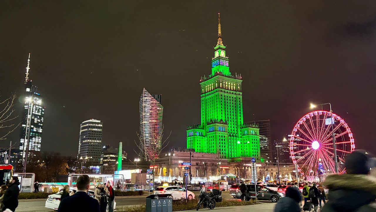 WARSAW, Poland Night Walk 4K | Christmas Market & Ferris Wheel | City Center Life [ASMR]