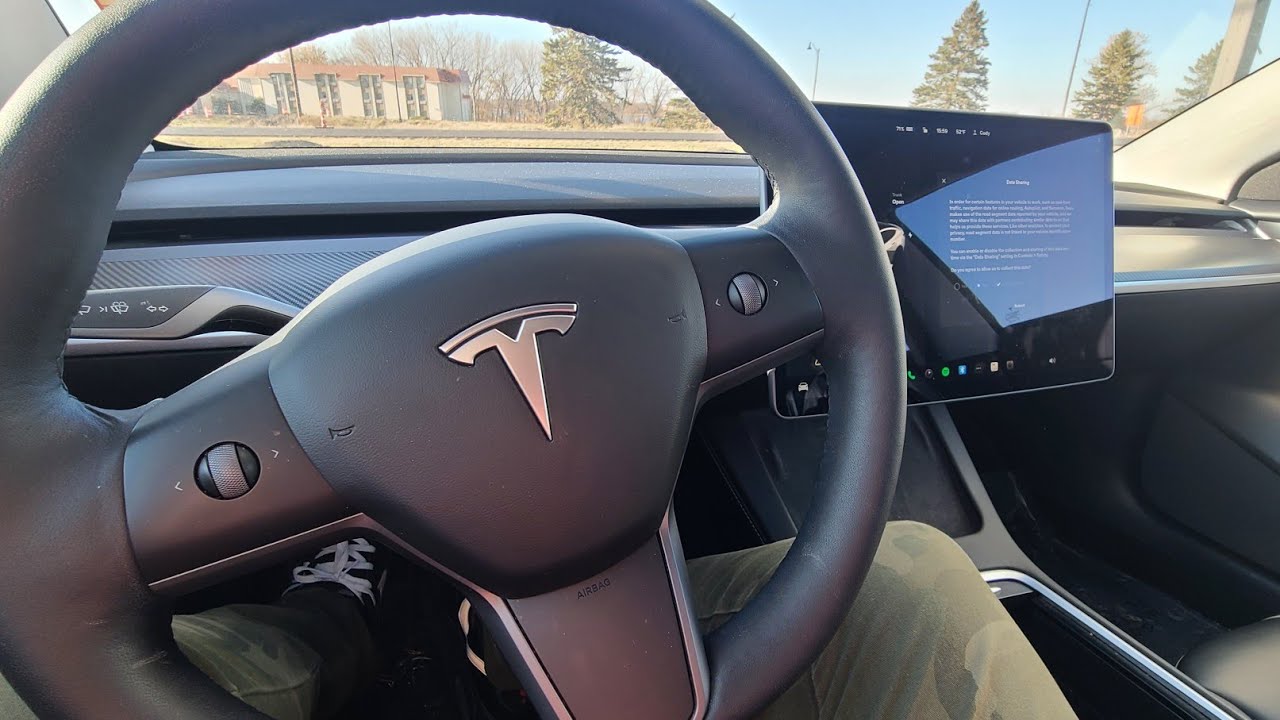 Reviewing a 2021 Tesla Model 3 - YouTube