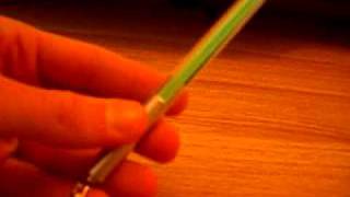 Dealextreme - Mini Lightsabre LED Keychain (4*AG3)