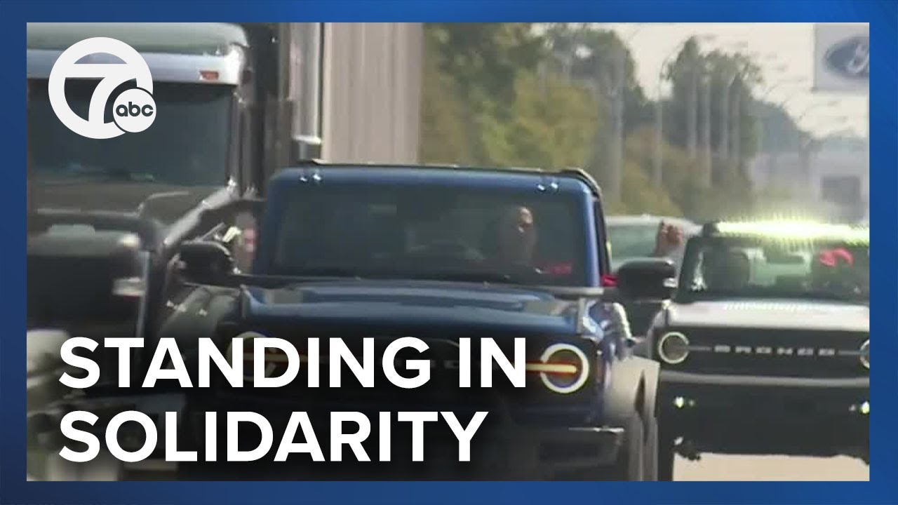 Broncos from Ford's Wayne plant head to Stellantis' Toledo Jeep plant to show solidarity