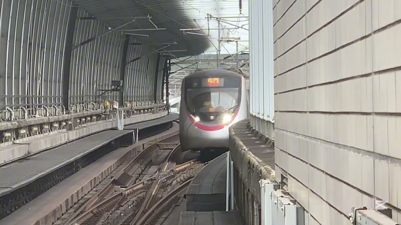 （同@NAC-Winson 影車） ￼港鐵屯馬綫列車在第一城站