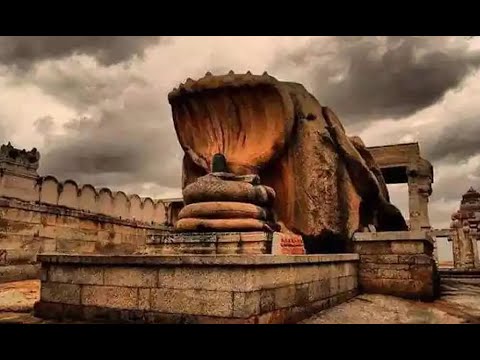 Lepakshi Veerbhadra Temple: Astonishing architecture,   Unique fresco paintings.