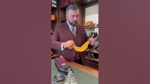 How i make mirror shine on shoes. #mensshoestyle #mensshoes #shoeshine