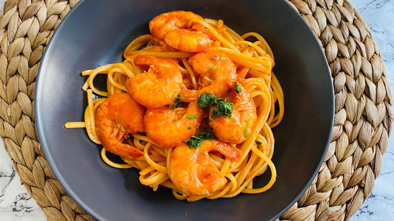 مقرونة بالكروفات من يديات رويجلي  و بطريقة ساهلة و ألذ من متع المطاعم /spaghetti crevette