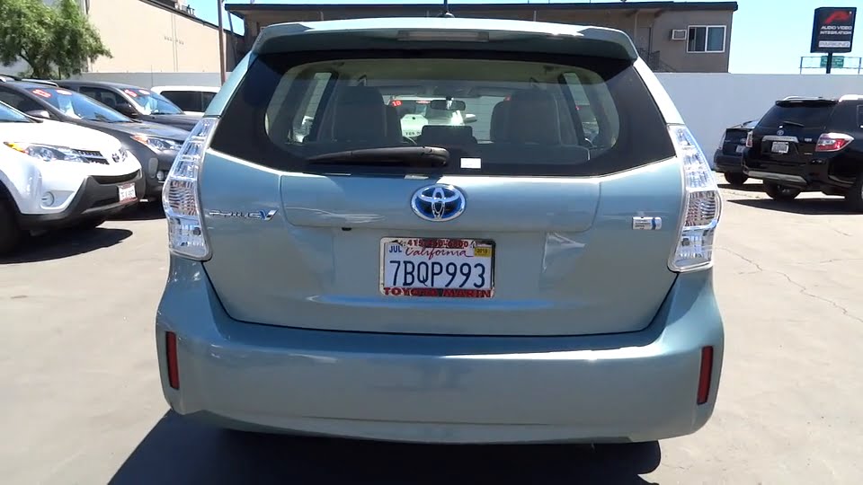 2013 Toyota Prius v San Rafael, San Francisco Bay Area ...