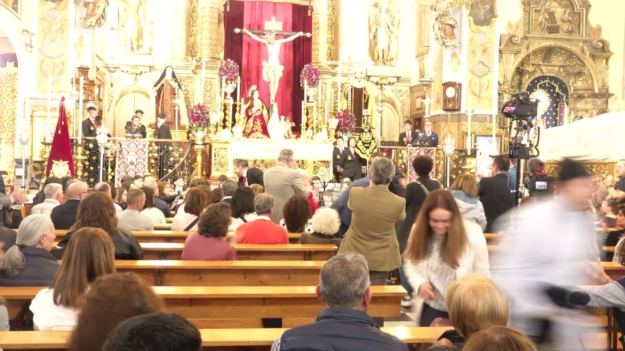 0013 ENTREGA DE UN REGALO A DOÑA PILAR GAMEZ