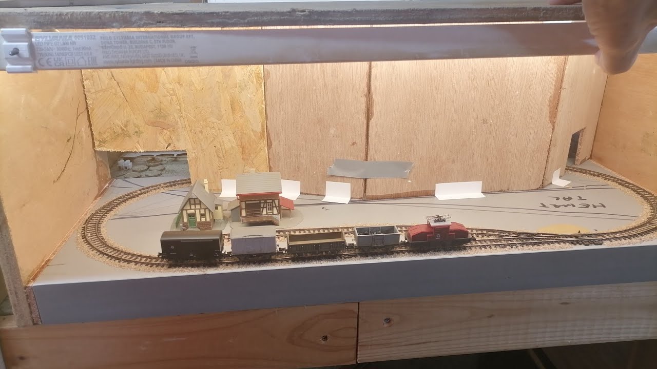 Вторник в депо. Сложная планировка, необходимость простоты и модели железных дорог как искусство.