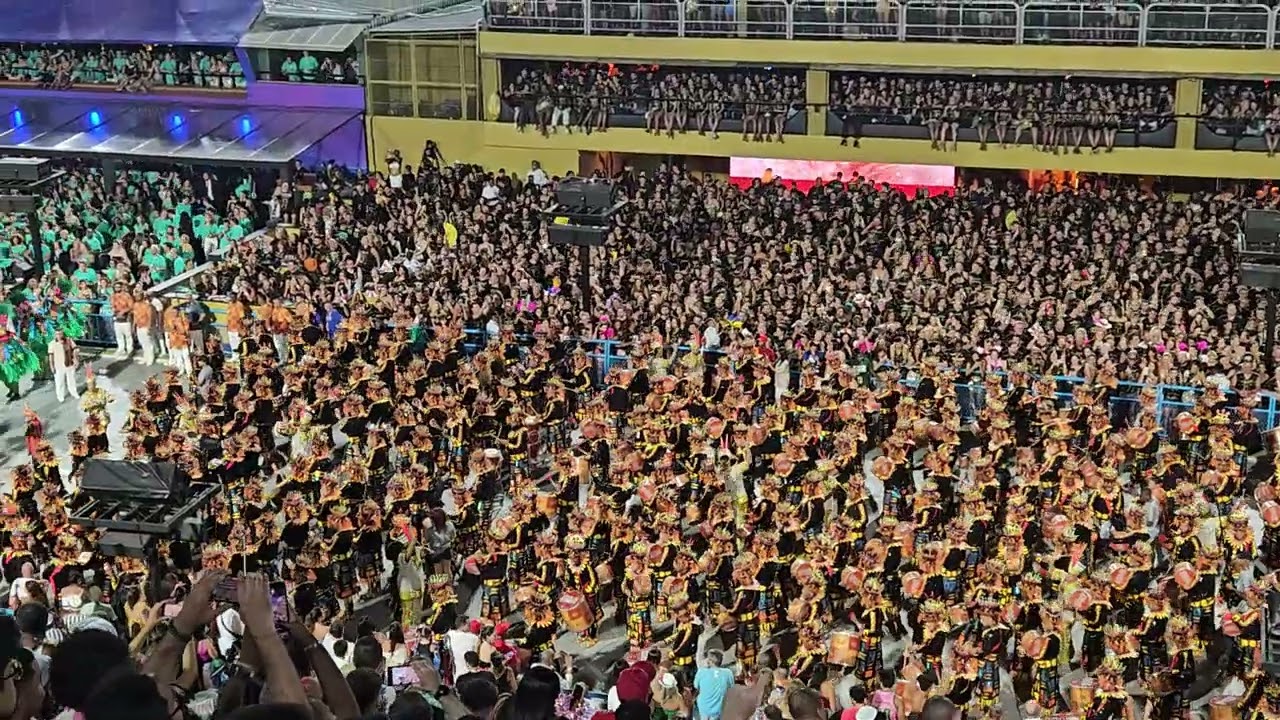 VIRADOURO 2025 | Bateria - Desfile Oficial (4K)