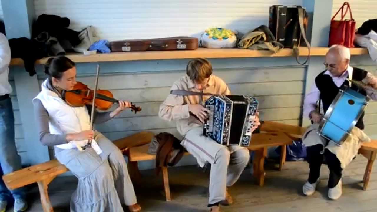 Колядують божичі