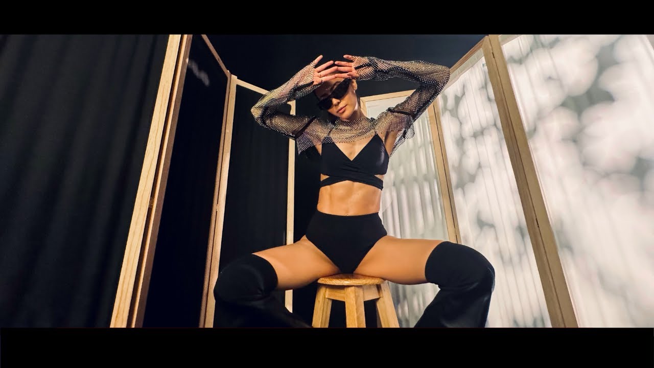 Watch Denni Den - Gula (Visualizer) on YouTube