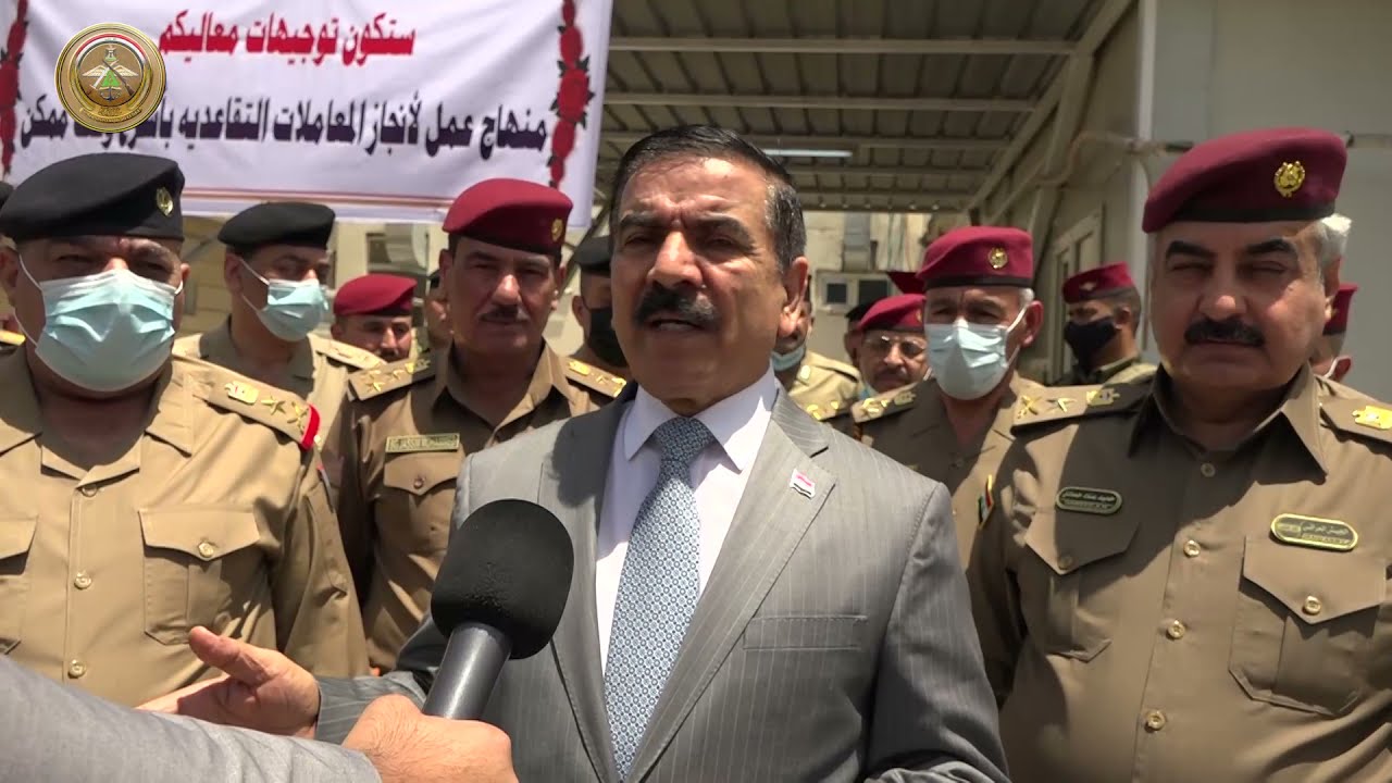 وزير الدفاع يزور دائرة التقاعد العسكري وجمعية مساكن الضباط