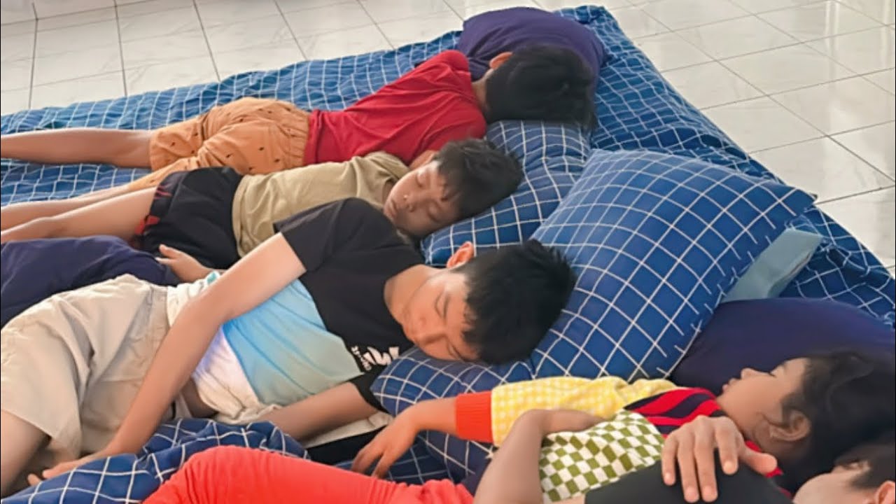 SUASANA BERMALAM DI VILA PUNCAK PART 2