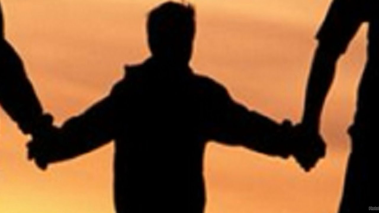 “Pinë gjakun e fëmijëve”/ Festat e çmendura të Epstenit, Pranvera zbulon sekretet e frikshme