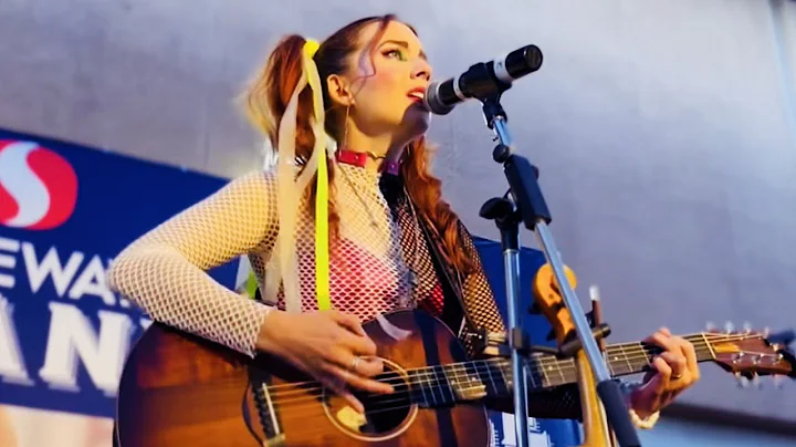 Michelle Lambert - Girl on Fire [Live Video]
