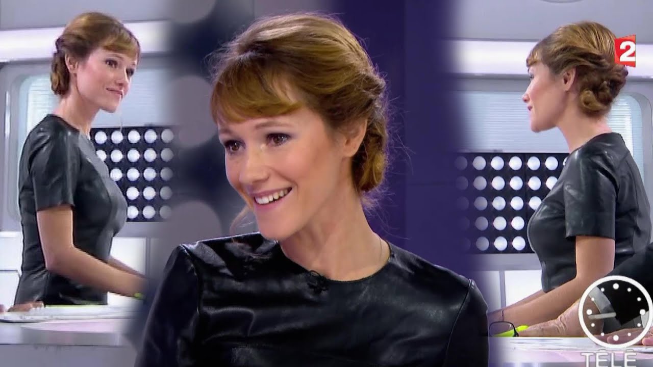 JULIA LIVAGE MAGNIFIQUE DANS CETTE ROBE EN CUIR