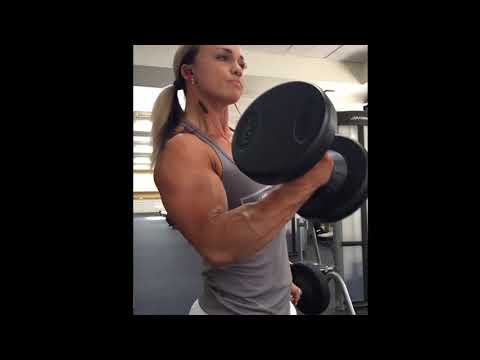 Angelica Enberg Training Biceps