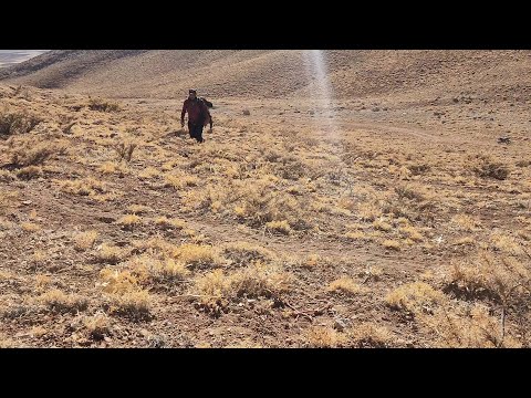 زندگی روستایی در کوه های ایران دور از تمدن انبار کردن مانند روستاییان