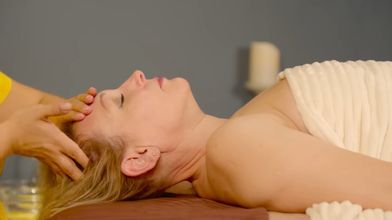 asmr Ажар показывает как проводить уход и МАССАЖ СУХОЙ и ТОНКОЙ кожи ЛИЦА. Много ТИХОГО ГОЛОСА!