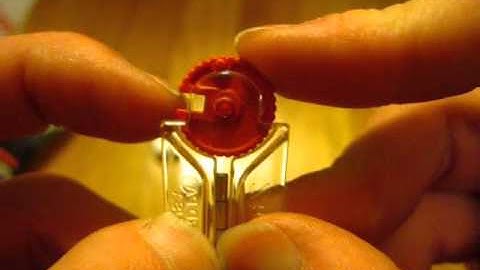 Zippo : Changing the flint (v2)