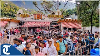 J&K: Devotees throng to Shri Mata Vaishno Devi shrine, offer prayers on first day of Navratri