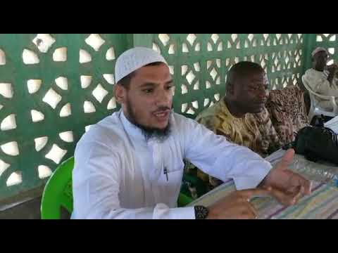 نصفهم كانوا وثنيين في قرية المسلمين فأسلموا سيراليون