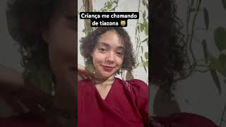 Criança Me Chamando De Tiazona Porque Eu Estou Usando Vestido Longo Vermelho Parecendo