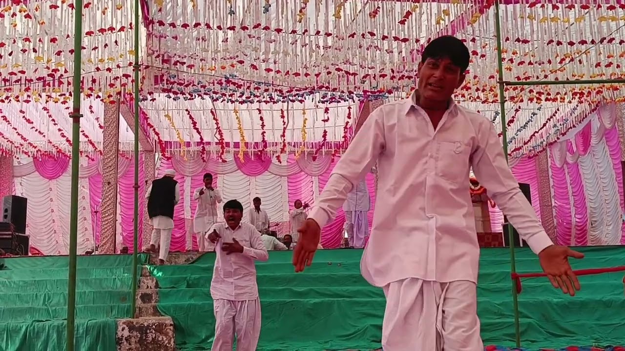  हरी कीर्तन पार्टी जोल अपने स्थानीय गांव मे शानदार प्रस्तुति देते हुए मेडीया विजय सिंह मीणा 