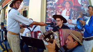 Vagner E Celito Tocando Velho Casarão Na Caravana Da Cultura