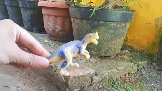 Hunting For Dinosaur - Allosaurus