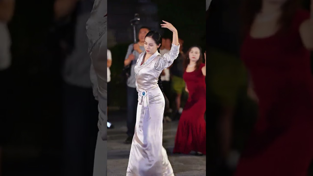 Йонджи, красивая тибетская женщина, известная как королева тибетского танца