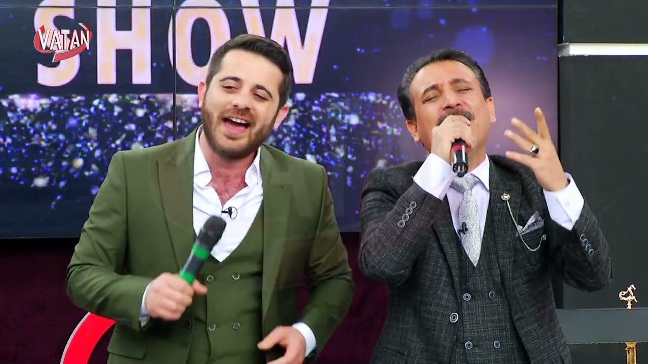( Hazırlanın Uçuşa Geçiyoruz )  Latif Doğan ve Uygar Doğanay Küstüm Show'da 18 Dakikalık Resital