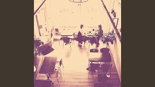 Hypnotic Ambiance for Diners