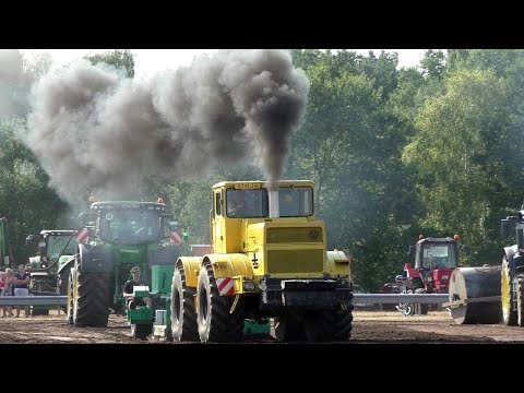 Советский трактор K-700 КИРОВЕЦ против всех | Soviet tractor K-700 KIROVETS against all